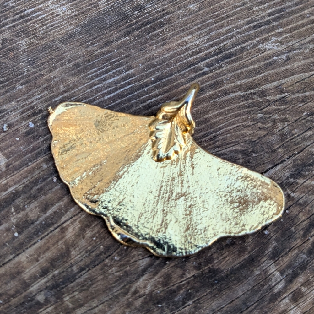 Gold Dipped Ginkgo Leaf Pendant - Picture 2 of 7
